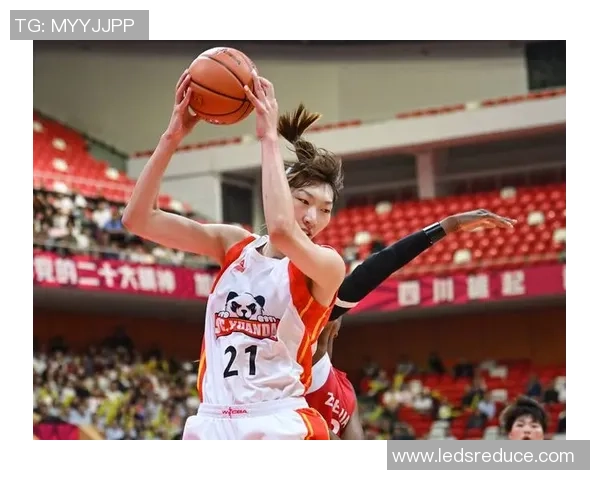 WCBA四川女篮迎战河南队全力争胜展现实力与团队精神