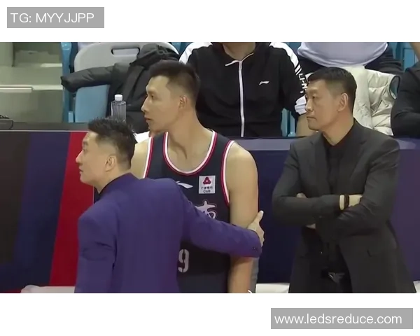 南特与亚眠激战正酣比分悬念迭起引发球迷热议 南特与亚眠激战正酣比分悬念迭起引发球迷热议